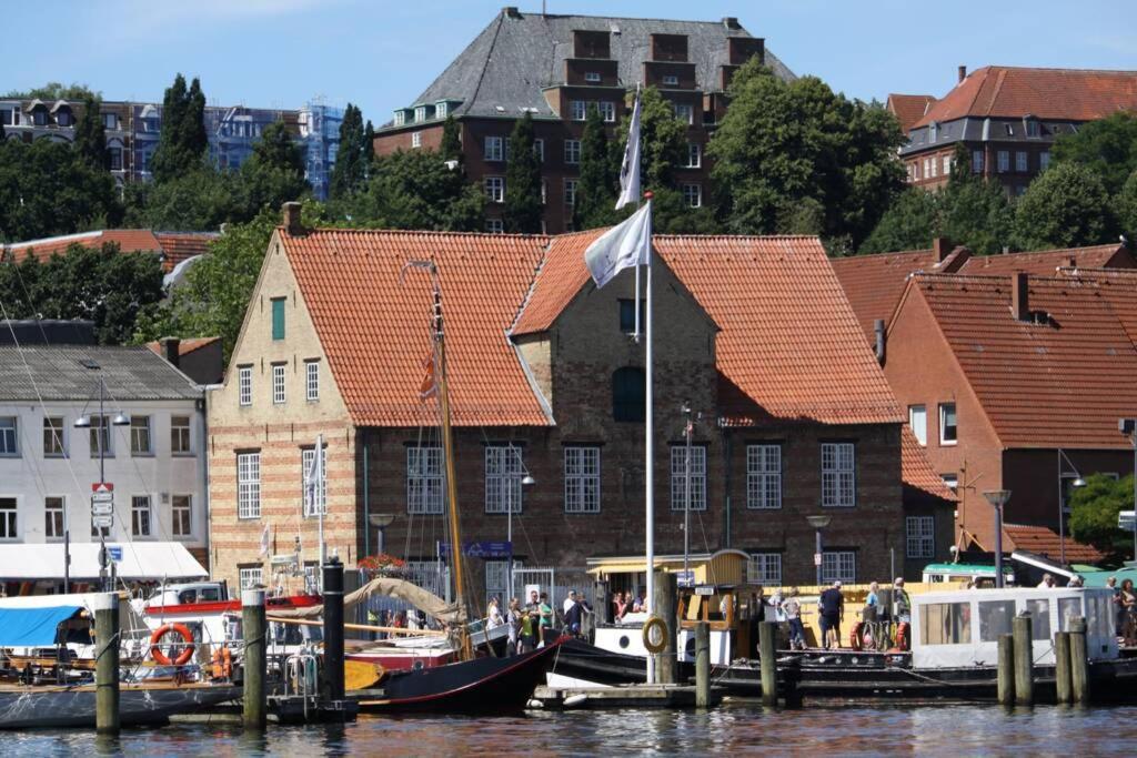 Gemuetliche Haushaelfte Mit Garten Und Terrasse Flensburg Eksteriør bilde