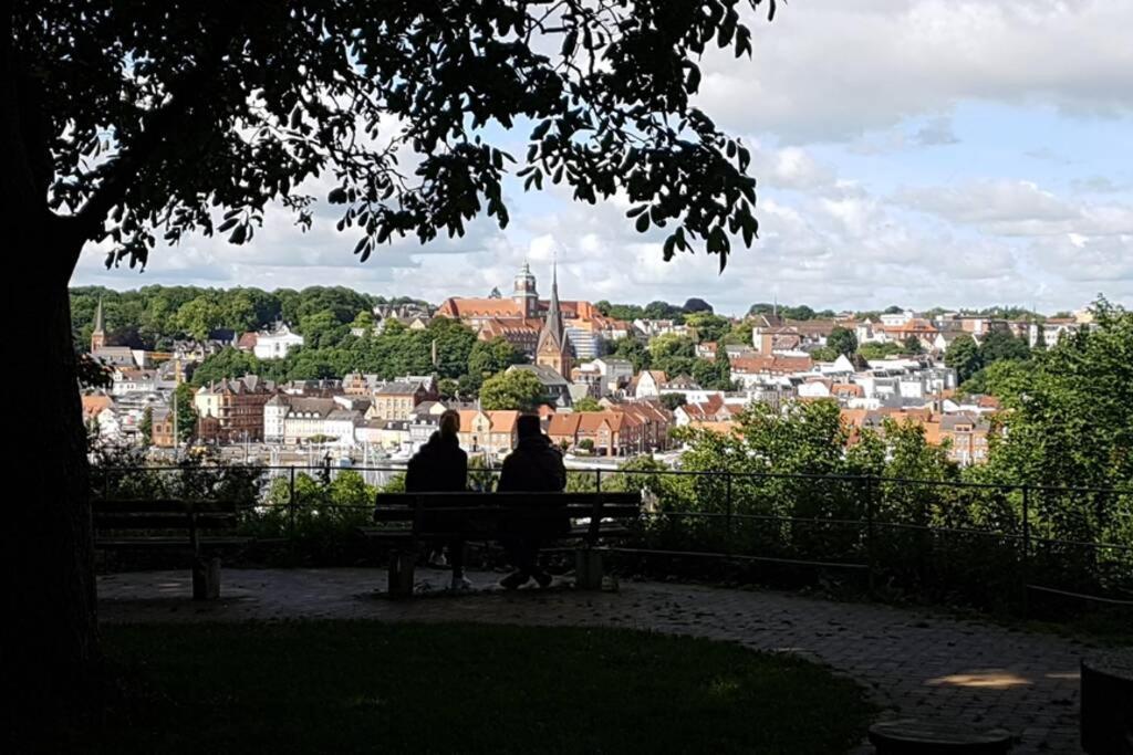 Gemuetliche Haushaelfte Mit Garten Und Terrasse Flensburg Eksteriør bilde