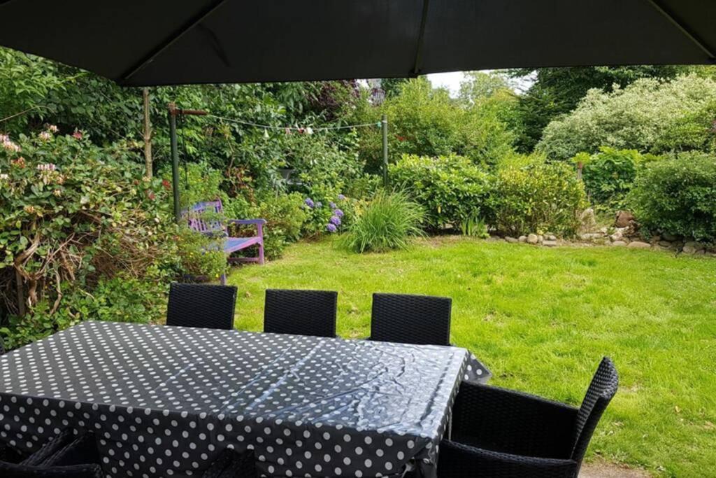Gemuetliche Haushaelfte Mit Garten Und Terrasse Flensburg Eksteriør bilde
